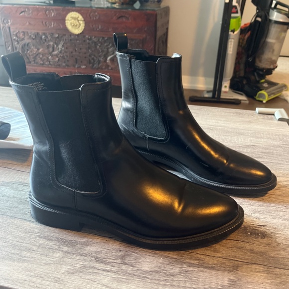 Black Boots - Picture 2 of 3